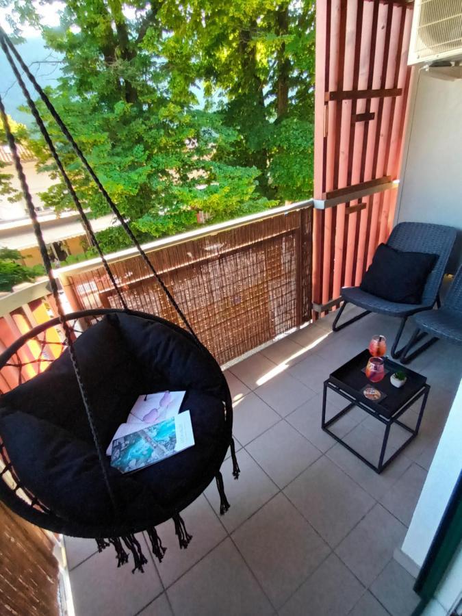 City Nest Apartment โคบาริด ภายนอก รูปภาพ