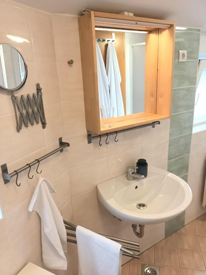 City Nest Apartment โคบาริด ภายนอก รูปภาพ